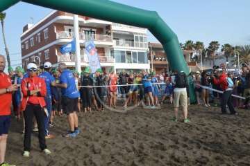 Ricardo Hernández y Raquel Aróstegui ganan con autoridad el XXVII Triatlón de Salinetas (Foto TA)